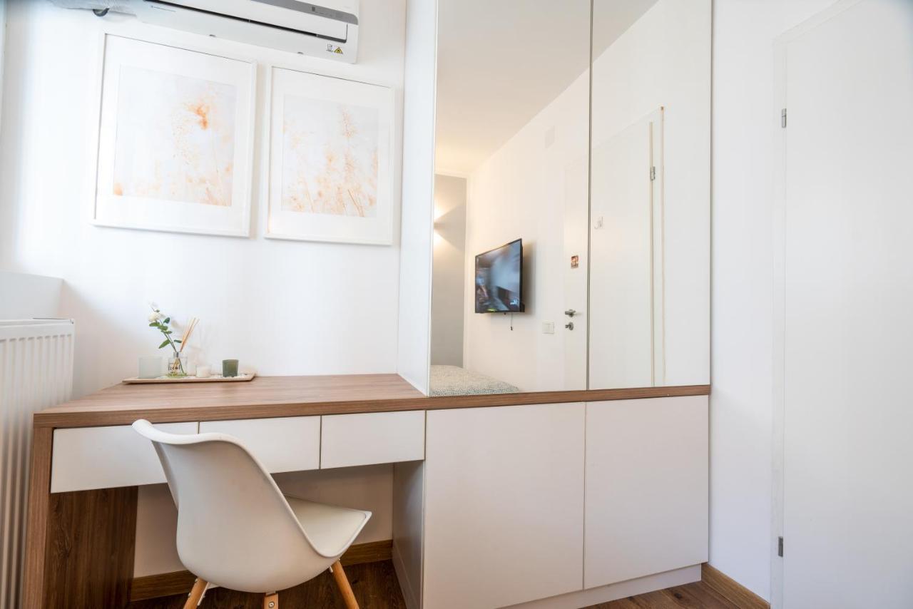 Cozy Design Apartament In Magheru Bukarest Eksteriør billede