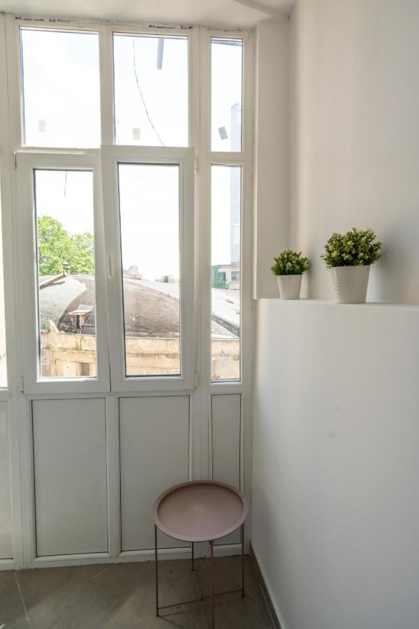 Cozy Design Apartament In Magheru Bukarest Eksteriør billede